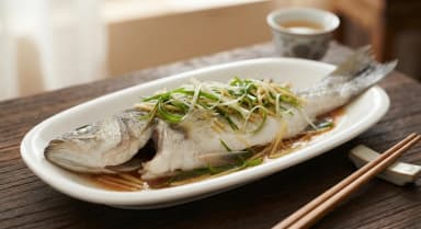 Découvrir la recette Poisson chinois vapeur au gingembre et à la ciboule