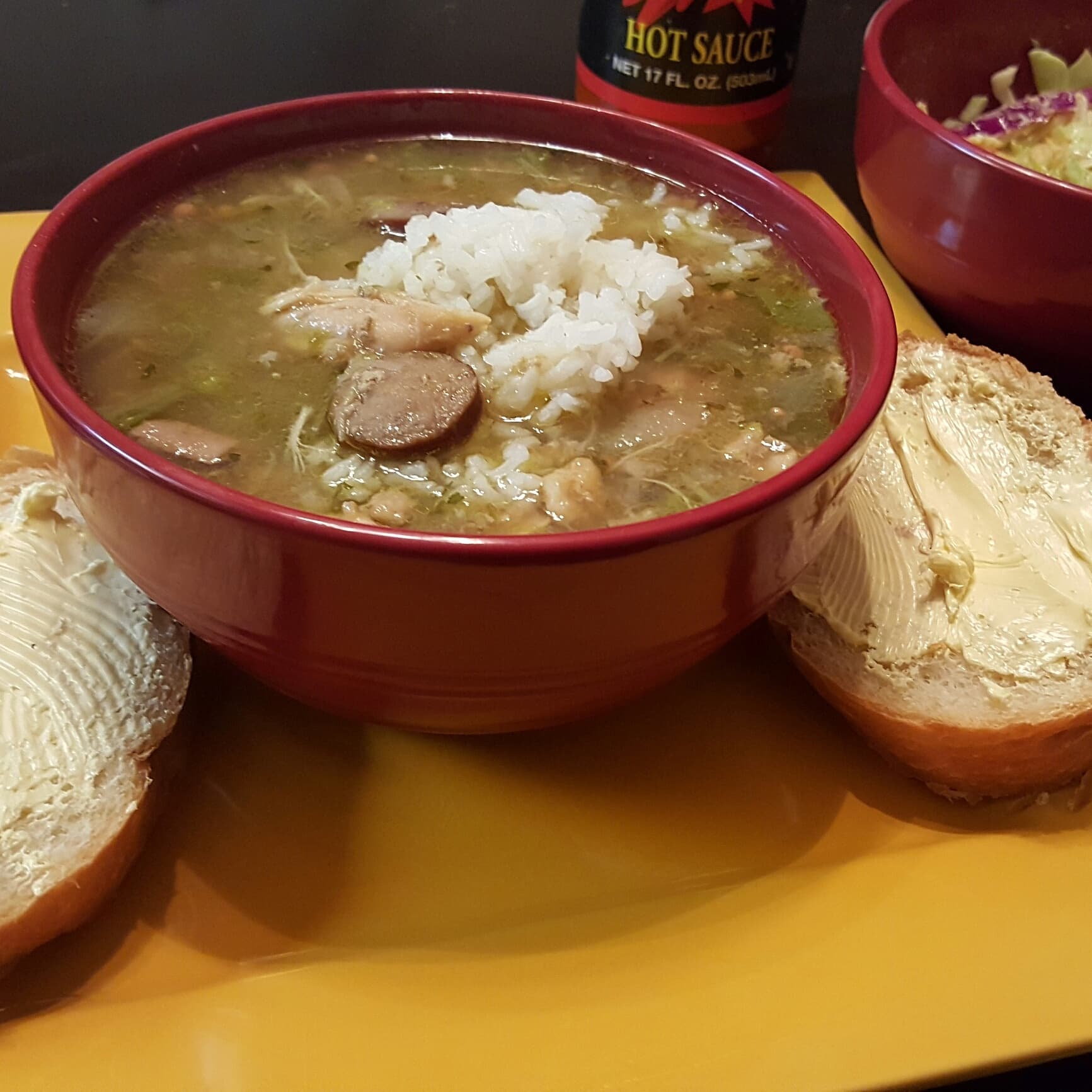 Gumbo louisianais au poulet et à la saucisse